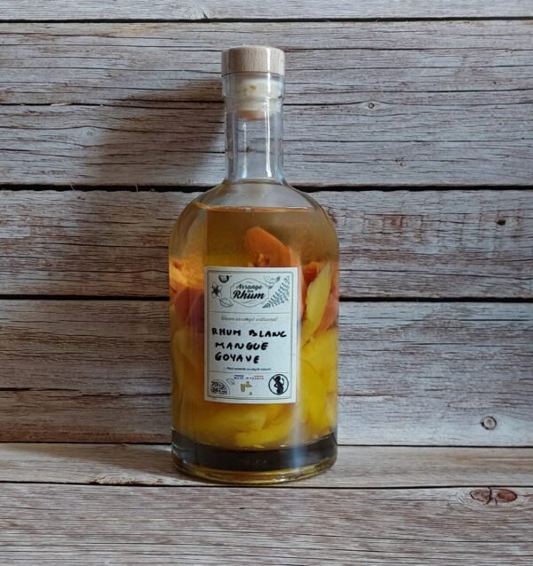 Rhum arrangé à la Mangue des îles et à la Goyave – Image 3