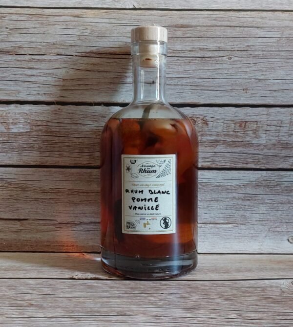 Rhum arrangé à la Pomme et à la Vanille de l'Ouganda – Image 3